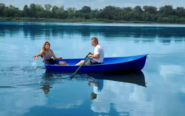 Стеклопластиковая лодка Дельфин в Петропавловске-Камчатском