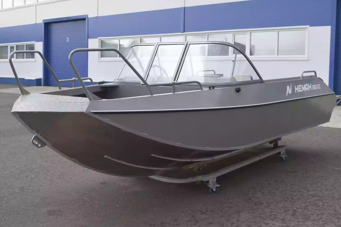 Алюминиевый катер Неман 550 DC в Петропавловске-Камчатском