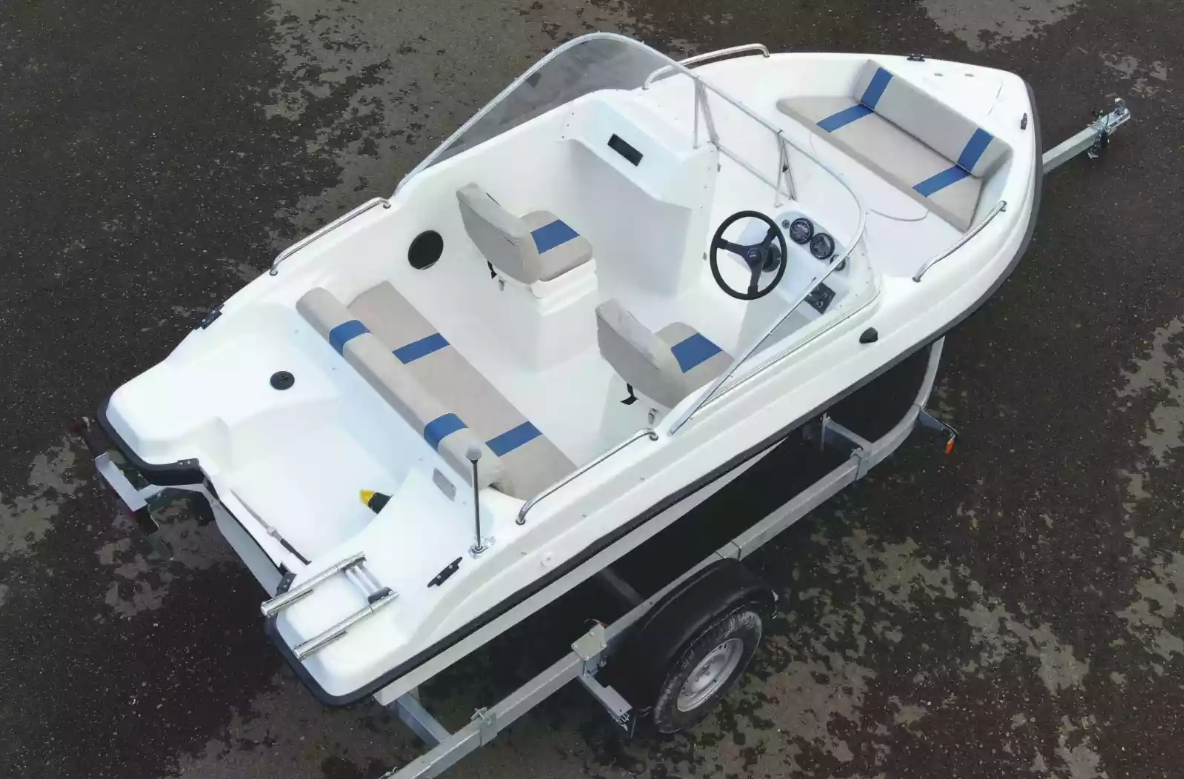 Стеклопластиковый катер Wyatboat-3 DC Open в Петропавловске-Камчатском