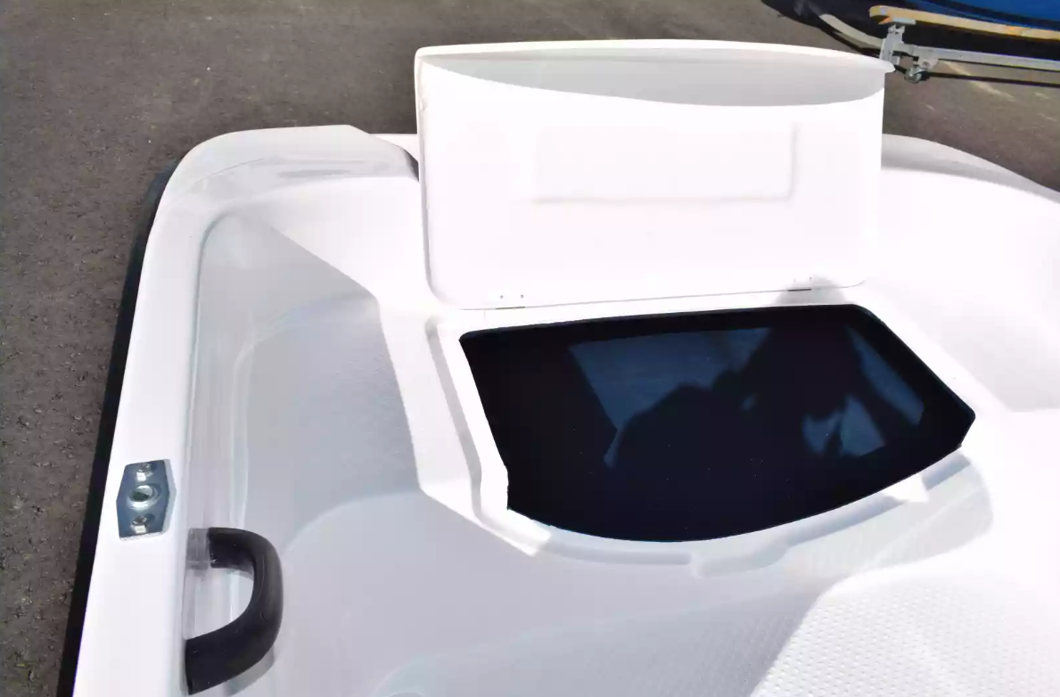 Стеклопластиковая лодка Пингвин (тримаран) в Петропавловске-Камчатском