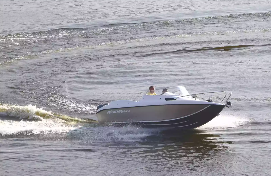 Комбинированный катер Neman-530 с каютой в Петропавловске-Камчатском