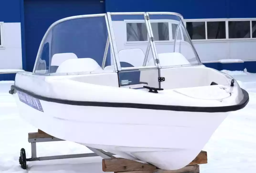 Стеклопластиковый катер Wyatboat-430DCМ (килевая) в Петропавловске-Камчатском