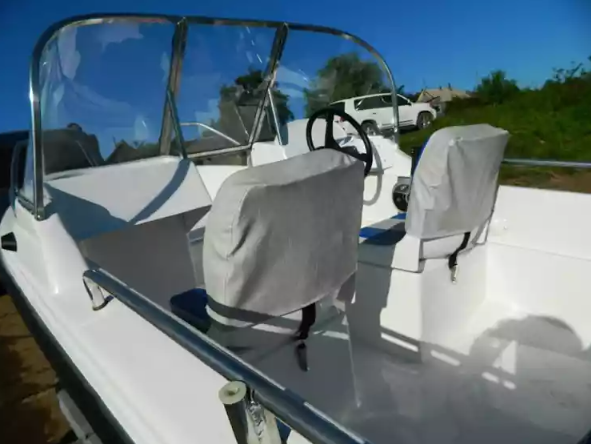 Стеклопластиковый катер Wyatboat-430 DC (тримаран) в Петропавловске-Камчатском