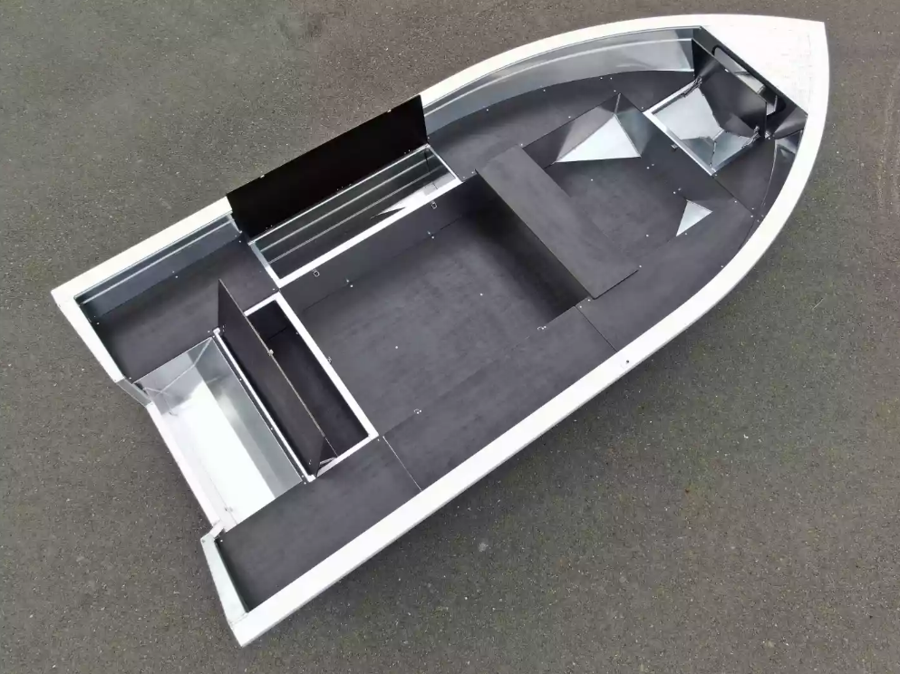 Алюминиевая лодка  Неман-420 в Петропавловске-Камчатском