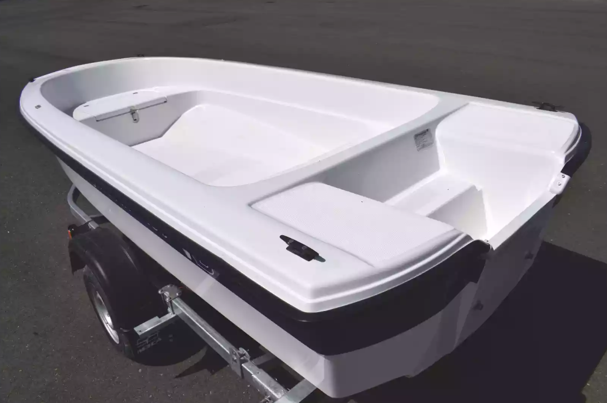 Стеклопластиковая лодка Wyatboat 430 тримаран в Петропавловске-Камчатском