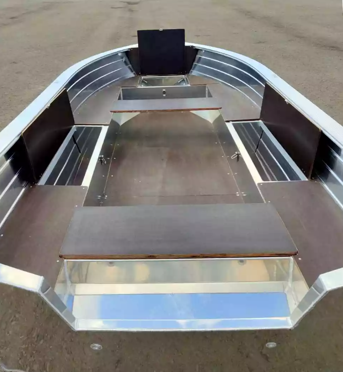 Алюминиевая лодка Неман-400 в Петропавловске-Камчатском