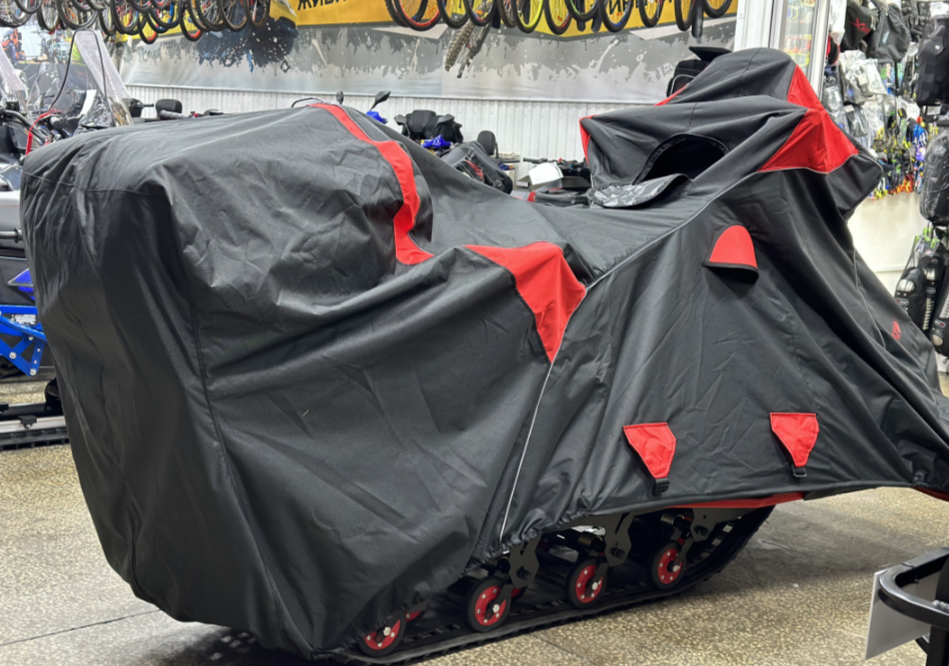 Чехол транспорт. снегохода IKUDZO HUNTER черно-красный Оксфорд ПРЕМИУМ качества с лого IKUDZO в Петропавловске-Камчатском