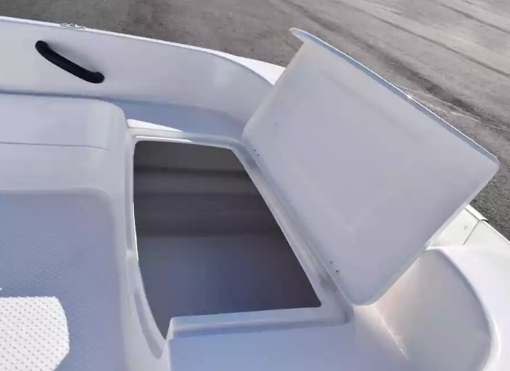 Стеклопластиковая лодка Пингвин (тримаран) в Петропавловске-Камчатском