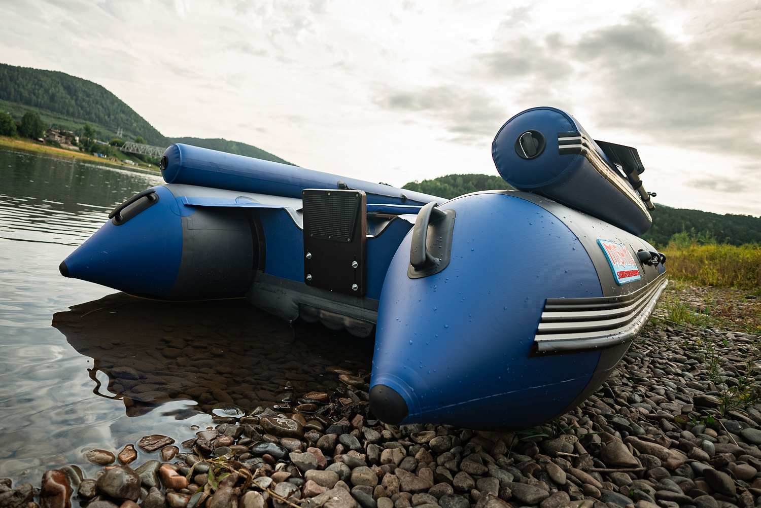 Лодка MISHIMO RIVER FJET PRO 430  под водомет в Петропавловске-Камчатском